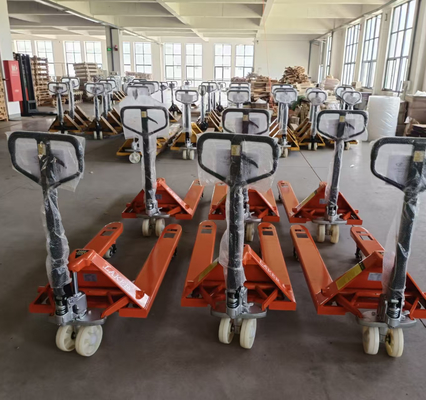 3-tonowy ręczny wózek paletowy z podwójnymi nylonowymi kołami do transportu materiałów magazynowych o wadze 3000 kg