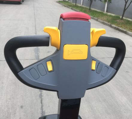 LAKER Oszczędność pracy 2 Tony Stand On Electric Palet Truck z 210Ah Bateria dużej pojemności