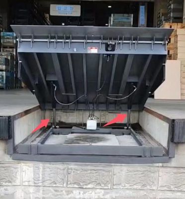 15-tonowa mobilna hydrauliczna rampa załadunkowa do magazynu